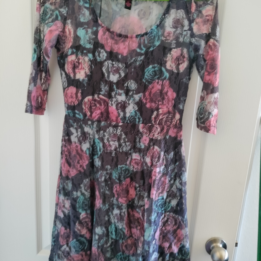 Material floral netted dress